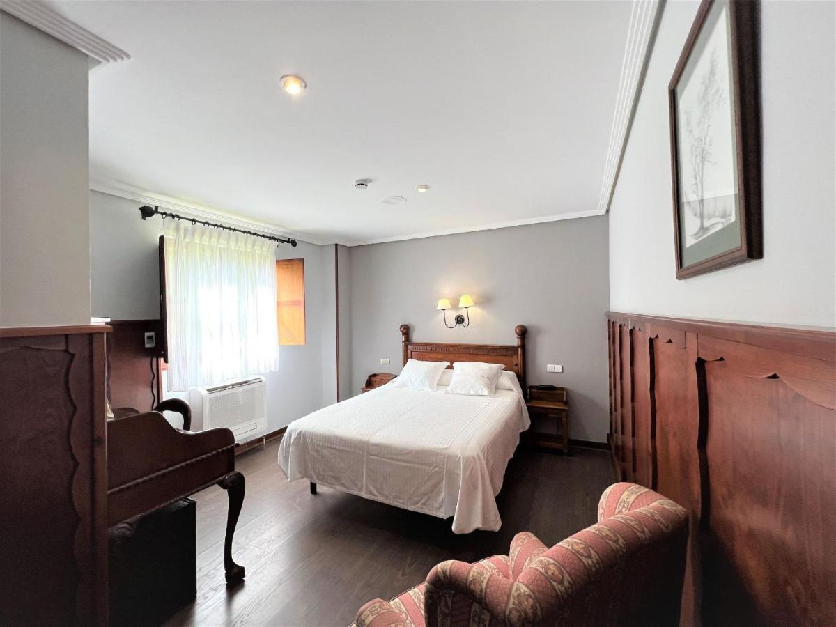 Hotel โกมิญาส ภายนอก รูปภาพ
